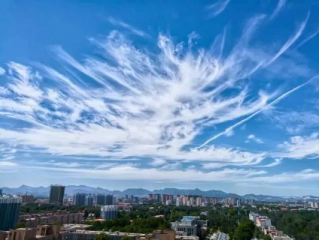石家庄的天空，藏着一座城市的呼吸与未来