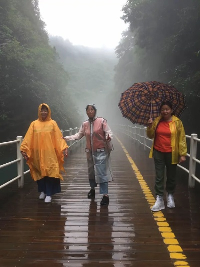 恩施未来7天穿衣指南，山城温差大，叠穿是王道